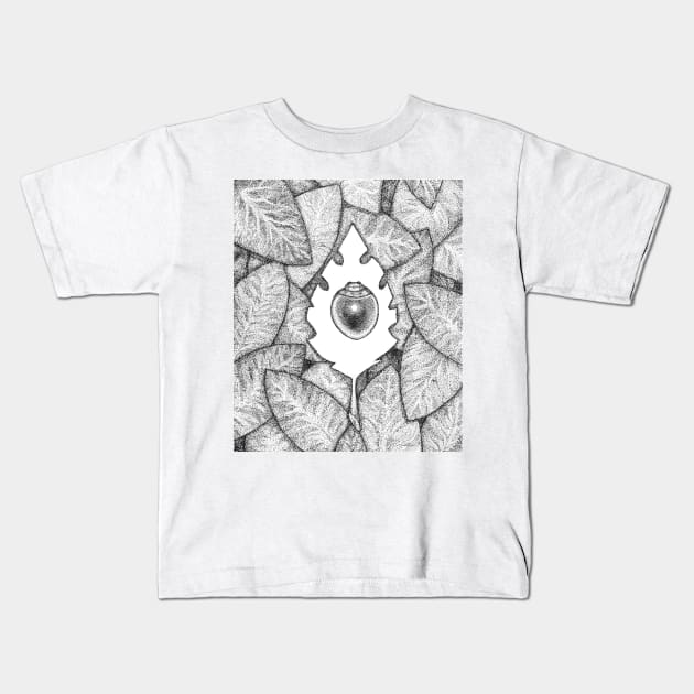 A bug on leaf Kids T-Shirt by Gudaiurii